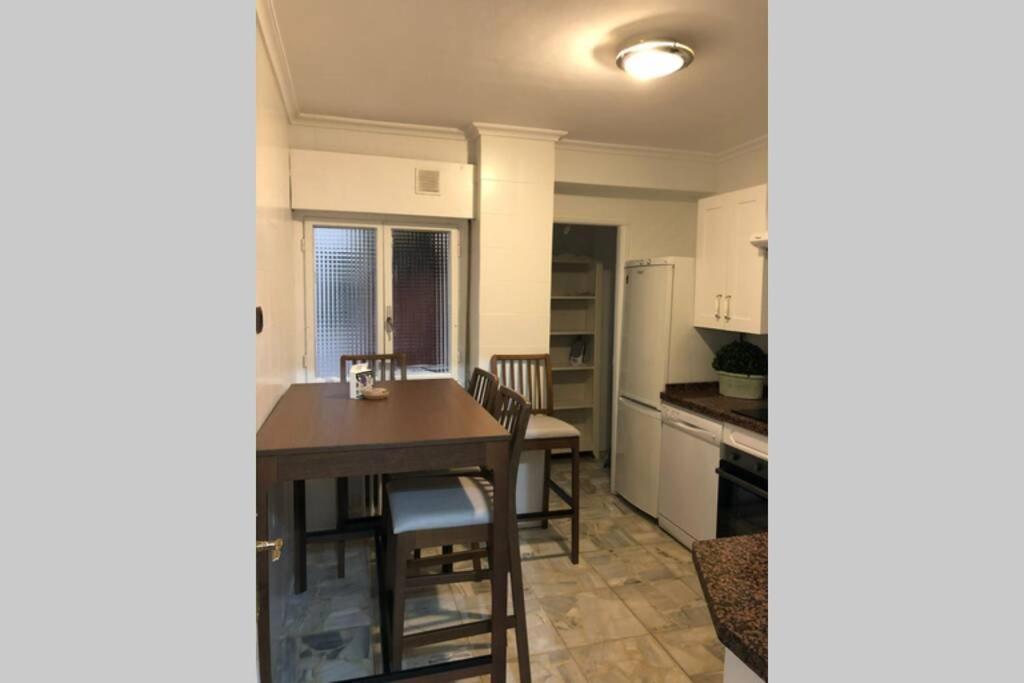 Piso En El Centro De Oviedo Apartment ภายนอก รูปภาพ